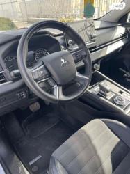 מיצובישי אאוטלנדר Premium אוט' 7 מק' 2.5 (181 כ"ס) בנזין 2022 למכיר