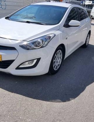 יונדאי i30 Inspire סטיישן אוט' 1.6 (135 כ"ס) בנזין 2013 למכירה במשמר השרון