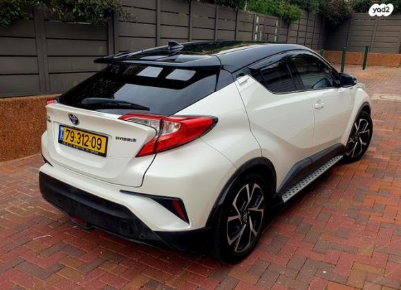 טויוטה C-HR Chic הייבריד אוט' 1.8 (98 כ"ס) בנזין 2017 למכירה בחולון