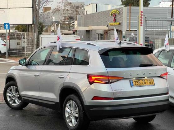 סקודה קודיאק Ambition אוט' 7 מק' 5 דל' 1.5 (150 כ''ס) בנזין 2022 למכירה בנתניה