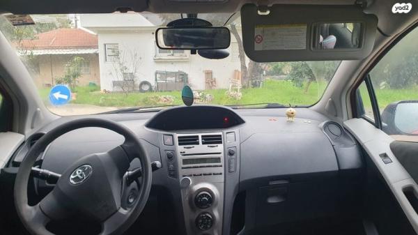 טויוטה יאריס Terra ידני 1.3 (100 כ"ס) בנזין 2010 למכירה באור יהודה