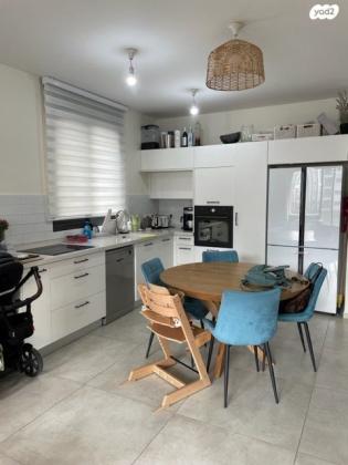 רחובות הנהר 12 (החרוזים)