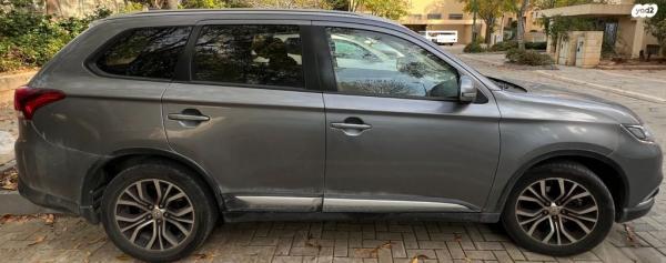 מיצובישי אאוטלנדר Instyle אוט' 7 מק' 2.0 (150 כ"ס) בנזין 2018 למכירה בהרצליה
