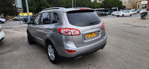 יונדאי סנטה פה 4X4 Luxury אוט' דיזל 7 מק' 2.2 (197 כ''ס) דיזל 2011 למכירה בגדרה