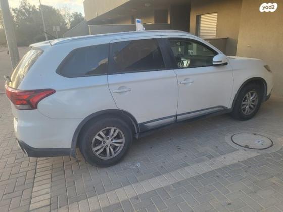 מיצובישי אאוטלנדר Instyle אוט' 7 מק' 2.0 (150 כ"ס) בנזין 2016 למכירה בבאר שבע