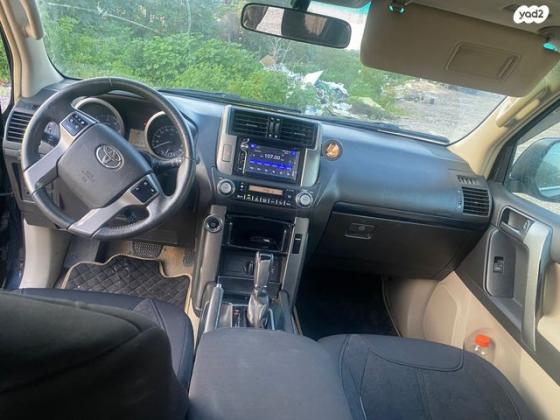 טויוטה לנד קרוזר ארוך Select 60th אוט' דיזל 7 מק' 3.0 (190 כ"ס) דיזל 2011 למכירה בחיפה