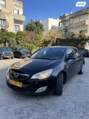 אופל אסטרה Enjoy הצ'בק אוט' 1.4 (140 כ''ס) בנזין 2011 למכירה בתל אביב יפו