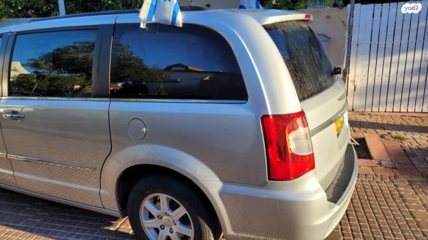 קרייזלר גראנד וויאג'ר Touring אוט' 7 מק' 3.6 (279 כ''ס) בנזין 2011 למכירה בראשון לציון