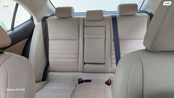לקסוס IS300h Luxury SR הייבריד אוט' 2.5 (181 כ''ס) בנזין 2020 למכירה בפרדס חנה כרכור