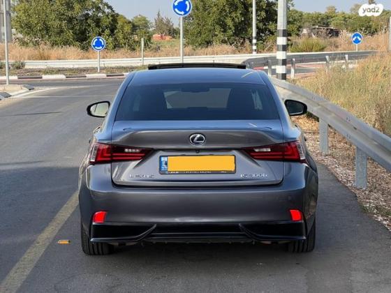 לקסוס IS300h Premium הייבריד אוט' 2.5 (181 כ"ס) בנזין 2013 למכירה ברמלה