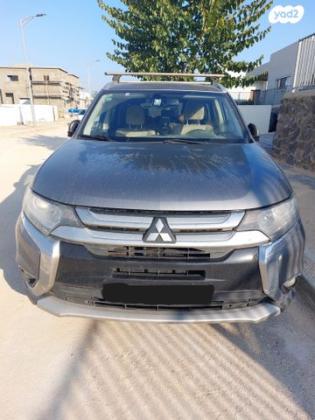 מיצובישי אאוטלנדר Instyle אוט' 7 מק' 2.0 (150 כ"ס) בנזין 2016 למכירה ברעננה