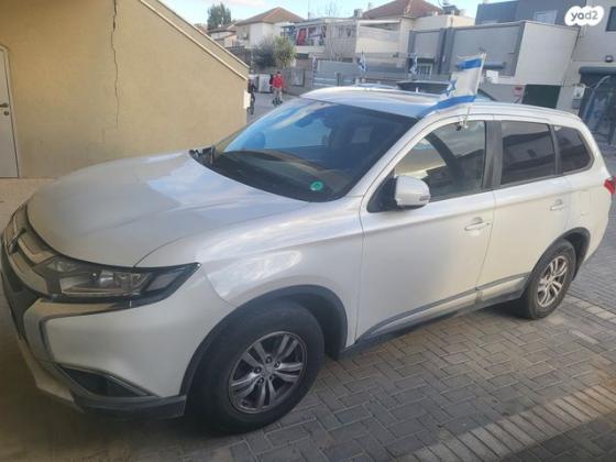 מיצובישי אאוטלנדר Instyle אוט' 7 מק' 2.0 (150 כ"ס) בנזין 2016 למכירה בבאר שבע
