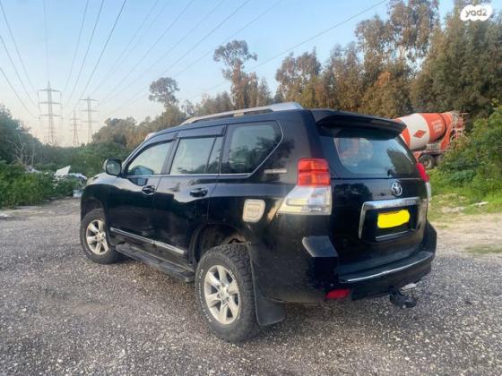 טויוטה לנד קרוזר ארוך Select 60th אוט' דיזל 7 מק' 3.0 (190 כ"ס) דיזל 2011 למכירה בחיפה
