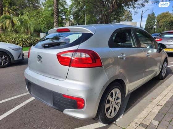 קיה ריו LX הצ'בק אוט' 1.4 (109 כ''ס) בנזין 2015 למכירה ברמת גן