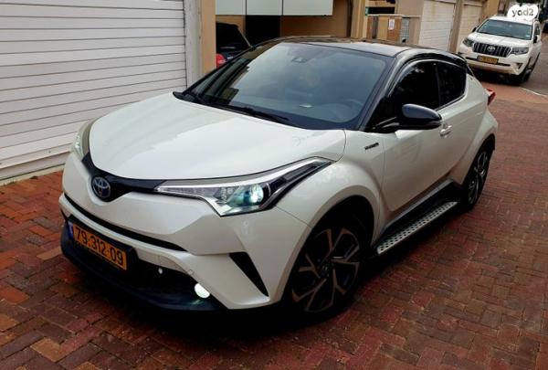 טויוטה C-HR Chic הייבריד אוט' 1.8 (98 כ"ס) בנזין 2017 למכירה בחולון