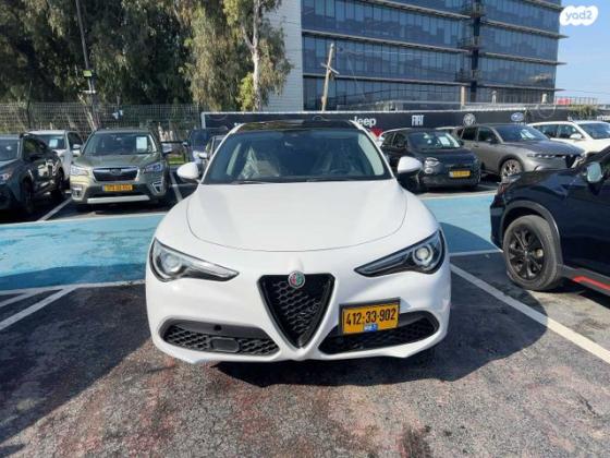 אלפא רומיאו סטלויו 4X4 Veloce AWD אוט' 2.0 (280 כ''ס) בנזין 2021 למכירה בחיפה