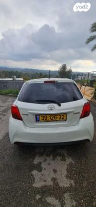 טויוטה יאריס Sky אוט' 1.3 (99 כ"ס) בנזין 2015 למכירה בנס הרים