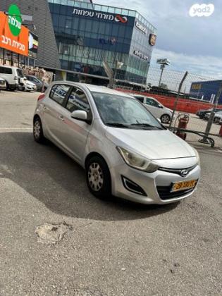 יונדאי i20 Insight אוט' 1.4 (100 כ"ס) בנזין 2013 למכירה בנתניה