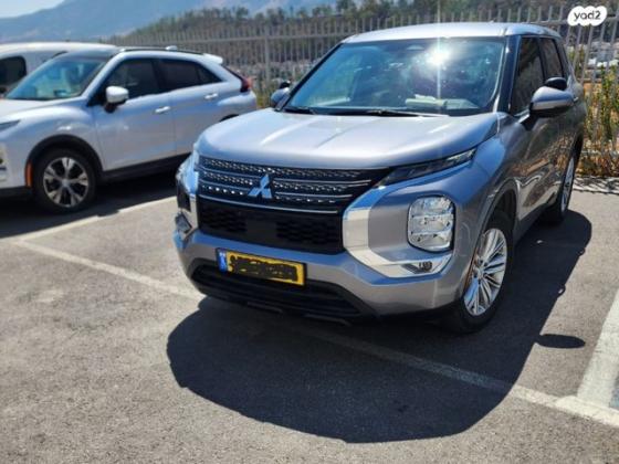 מיצובישי אאוטלנדר Executive אוט' 7 מק' 2.5 (181 כ"ס) בנזין 2022 למכירה במג'דל שמס