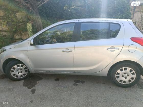 יונדאי i20 Insight אוט' 1.4 (100 כ"ס) בנזין 2014 למכירה ברחובות