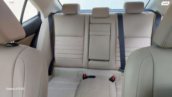 לקסוס IS300h Luxury SR הייבריד אוט' 2.5 (181 כ''ס) בנזין 2020 למכירה בפרדס חנה כרכור