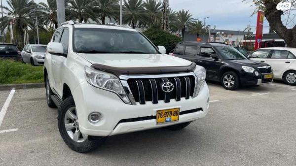 טויוטה לנד קרוזר קצר 4X4 Luxury אוט' דיזל 2.8 (177 כ"ס) דיזל 2017 למכירה בחיפה