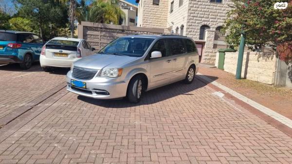 קרייזלר גראנד וויאג'ר Touring K אוט' 7 מק' 3.6 (279 כ"ס) בנזין 2012 למכירה במודיעין מכבים רעות