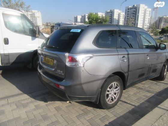 מיצובישי אאוטלנדר Instyle אוט' 7 מק' 2.0 (150 כ"ס) בנזין 2013 למכירה בחריש