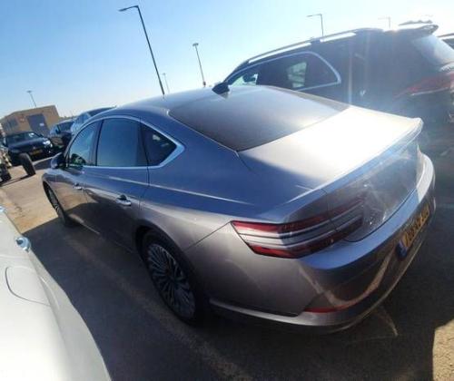 ג'נסיס GV80 Luxury אוט' 5 מק' 2.5 (370 כ"ס) חשמלי 2023 למכירה ב