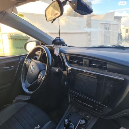 טויוטה אוריס הייבריד TS סטיישן הייבריד אוט' 1.8 (99 כ"ס) בנזין 2015 למכירה בחדרה