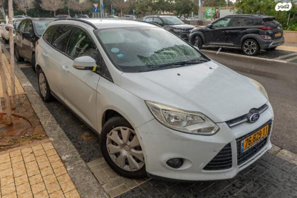 פורד פוקוס Titanium סדאן אוט' 2.0 (170 כ"ס) בנזין 2014 למכירה בהרצליה