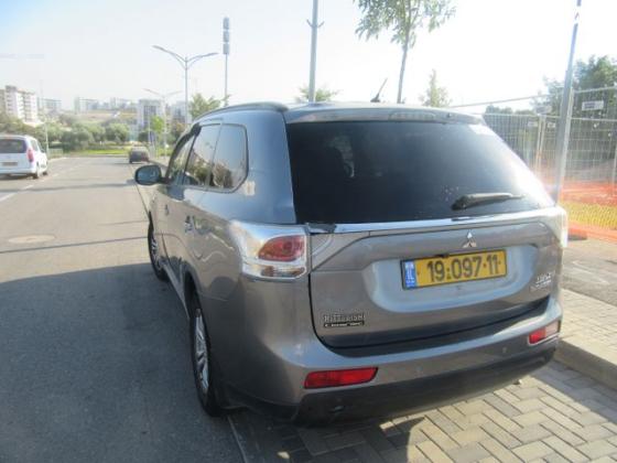 מיצובישי אאוטלנדר Instyle אוט' 7 מק' 2.0 (150 כ"ס) בנזין 2013 למכירה בחריש