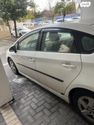 טויוטה פריוס GLI הייבריד אוט' 1.8 (99 כ"ס) בנזין 2011 למכירה בנתניה