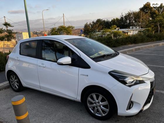 טויוטה יאריס הייבריד Style אוט' 1.5 (73 כ"ס) בנזין 2017 למכירה בניל"י