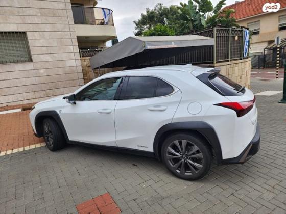 לקסוס UX UX250H F-Sport MI הייבריד אוט' 2.0 (152 כ''ס) בנזין 2021 למכירה בנס ציונה
