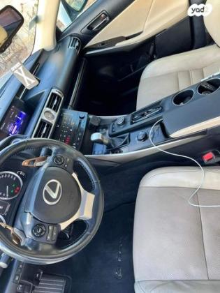 לקסוס IS300h Premium הייבריד אוט' 2.5 (181 כ"ס) בנזין 2014 למכירה בירושלים