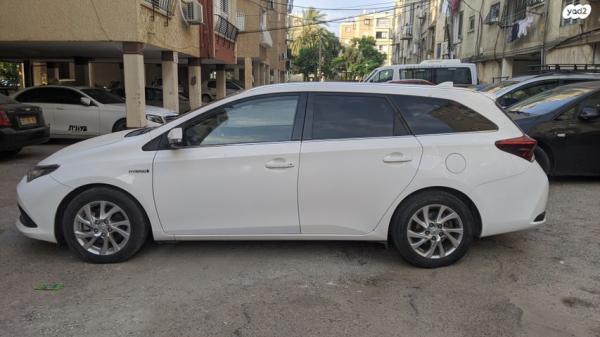טויוטה אוריס הייבריד TS Sky סטיישן הייבריד אוט' 1.8 (99 כ"ס) בנזין 2018 למכירה בבת ים