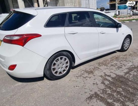 יונדאי i30 Inspire סטיישן אוט' 1.6 (135 כ"ס) בנזין 2013 למכירה במשמר השרון