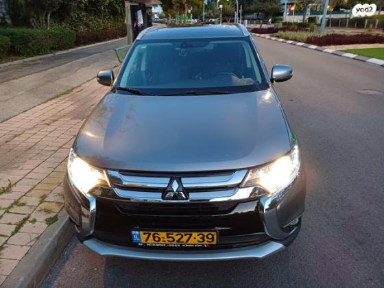 מיצובישי אאוטלנדר Instyle אוט' 7 מק' 2.0 (150 כ"ס) בנזין 2016 למכירה בראשון לציון