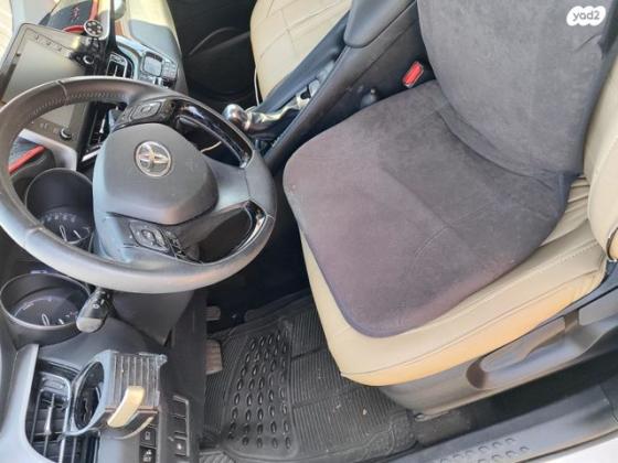 טויוטה C-HR Comfort אוט' 1.8 (98 כ''ס) בנזין 2021 למכירה בנס ציונה