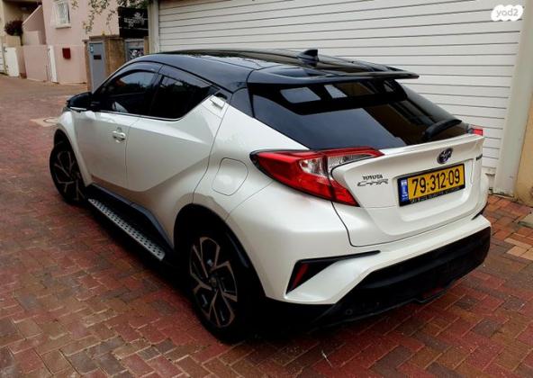 טויוטה C-HR Chic הייבריד אוט' 1.8 (98 כ"ס) בנזין 2017 למכירה בחולון