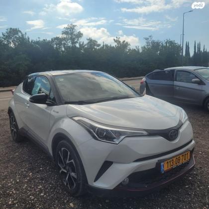 טויוטה C-HR Chic הייבריד אוט' 1.8 (98 כ"ס) בנזין 2017 למכירה בתל אביב יפו