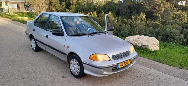 סוזוקי סוויפט GLX סדאן אוט' 1.3 (85 כ''ס) [2001-2003] בנזין 2001 למכירה בחיפה