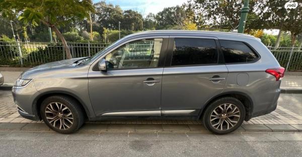 מיצובישי אאוטלנדר Instyle אוט' 7 מק' 2.0 (150 כ"ס) בנזין 2018 למכירה בהרצליה