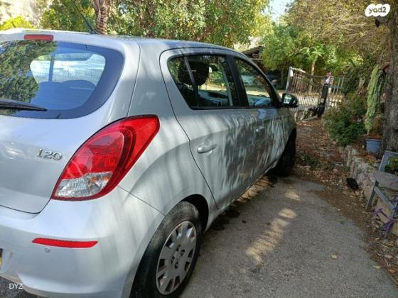יונדאי i20 Insight אוט' 1.4 (100 כ"ס) בנזין 2014 למכירה ברחובות
