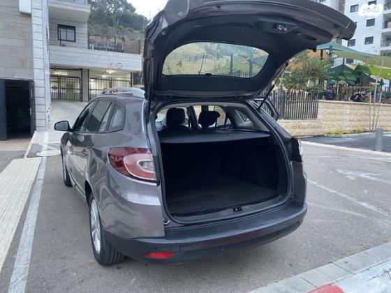 רנו מגאן אסטייט/ גראנד טור Expression אוט' 1.2 (132 כ''ס) בנזין 2015 למכירה בחיפה