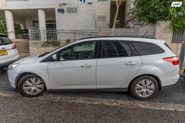פורד פוקוס Titanium סדאן אוט' 2.0 (170 כ"ס) בנזין 2014 למכירה בהרצליה
