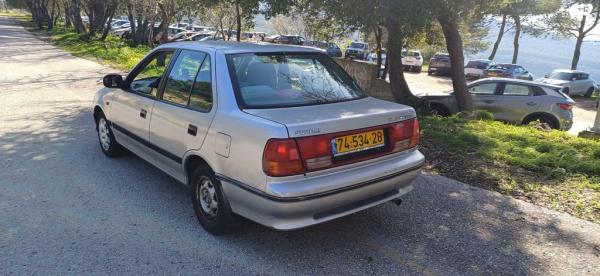 סוזוקי סוויפט GLX סדאן אוט' 1.3 (85 כ''ס) [2001-2003] בנזין 2001 למכירה בחיפה