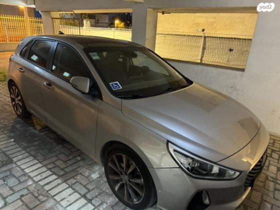 יונדאי i30 Luxury אוט' 1.4 (140 כ"ס) בנזין 2020 למכירה בגבעתיים