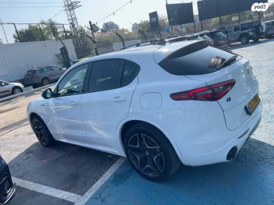אלפא רומיאו סטלויו 4X4 Veloce AWD אוט' 2.0 (280 כ''ס) בנזין 2021 למכירה בחיפה